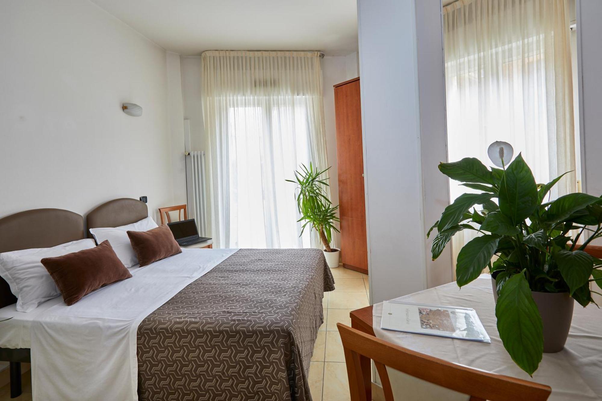 Residence Fellini Rimini Extérieur photo