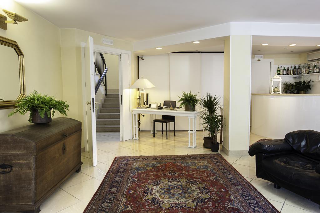 Residence Fellini Rimini Extérieur photo