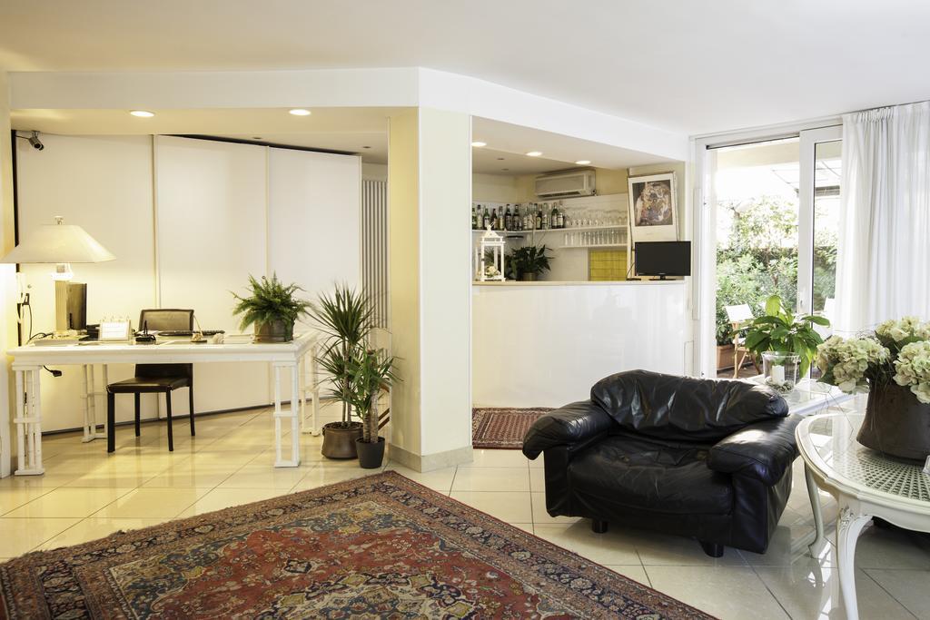 Residence Fellini Rimini Extérieur photo