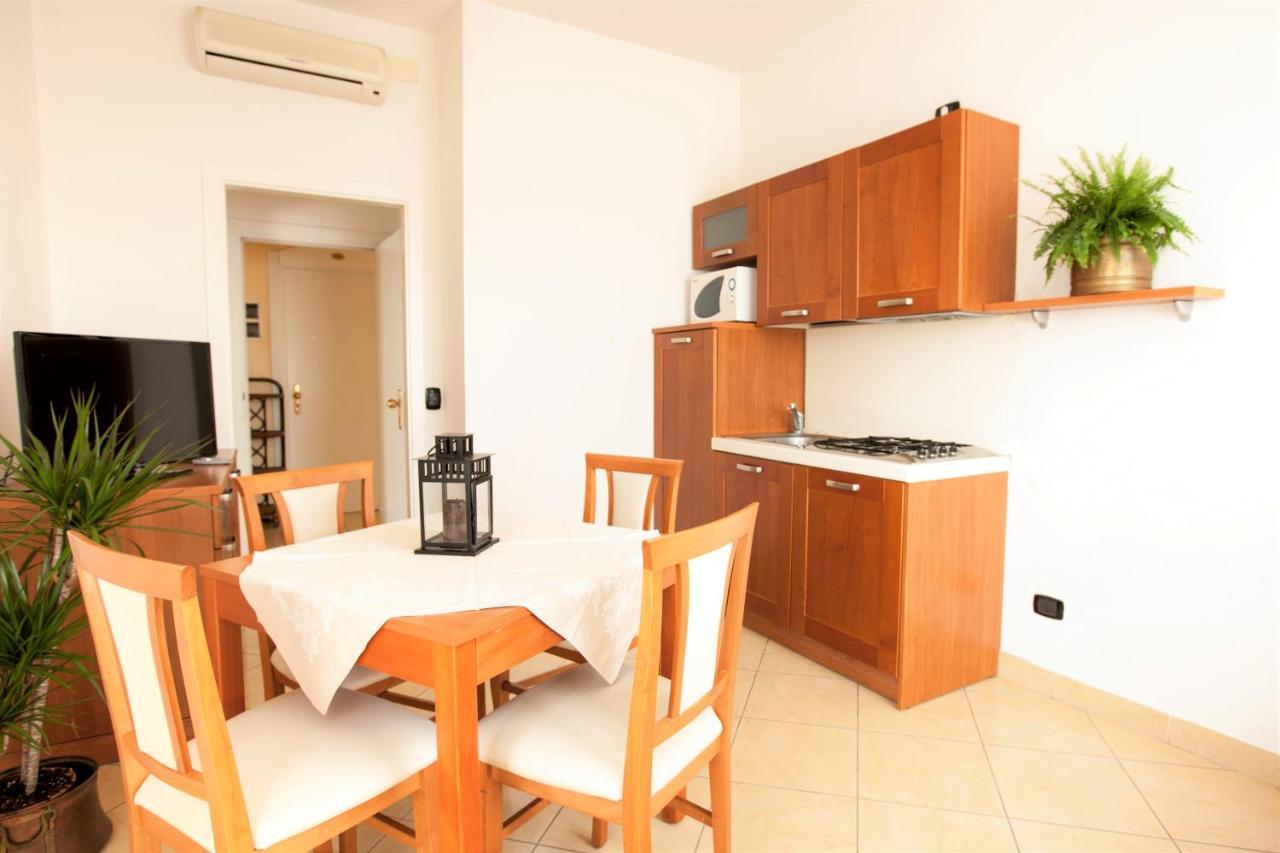 Residence Fellini Rimini Extérieur photo