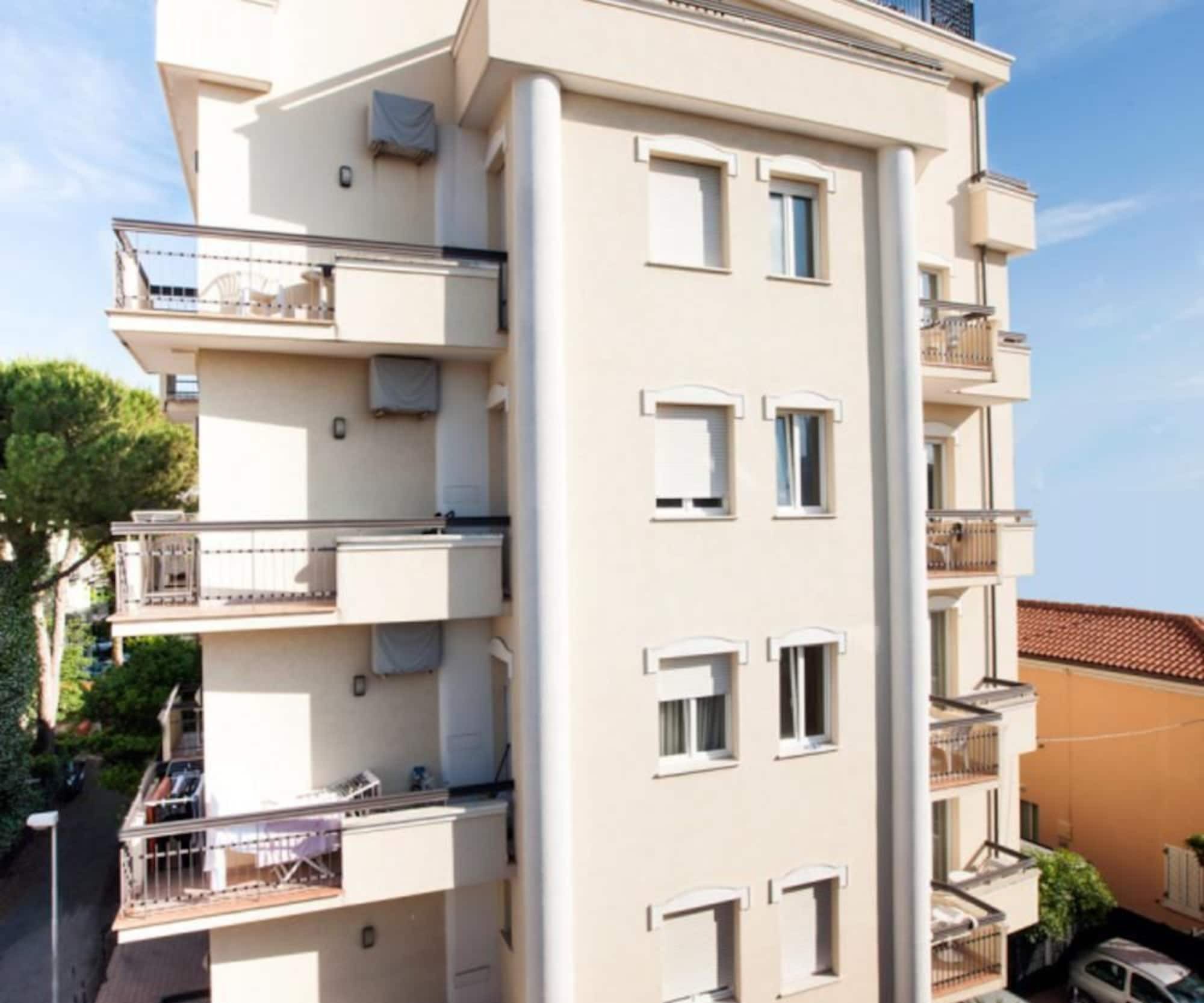 Residence Fellini Rimini Extérieur photo